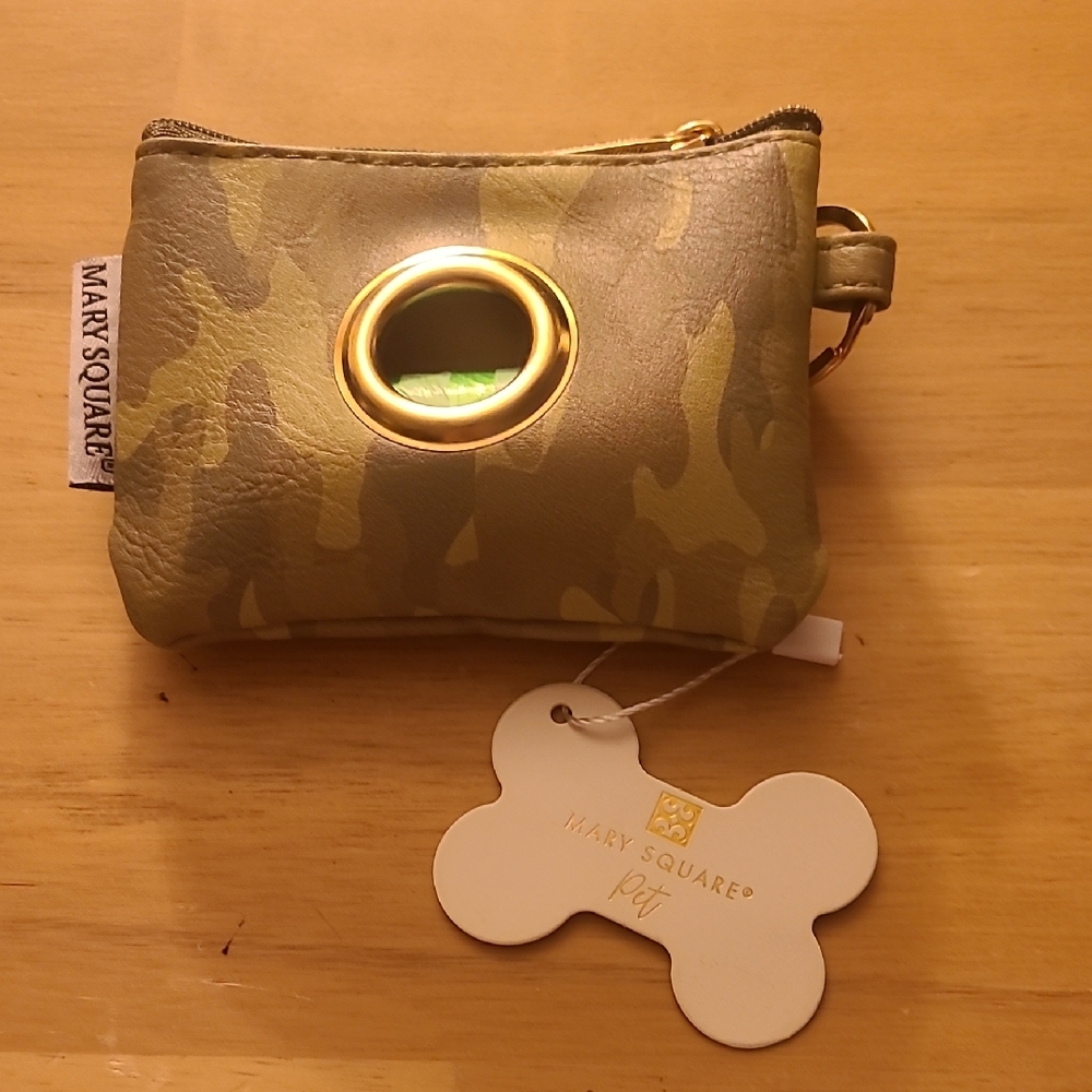 Mary Square Camouflage Pet Waste Bag Holder - Green